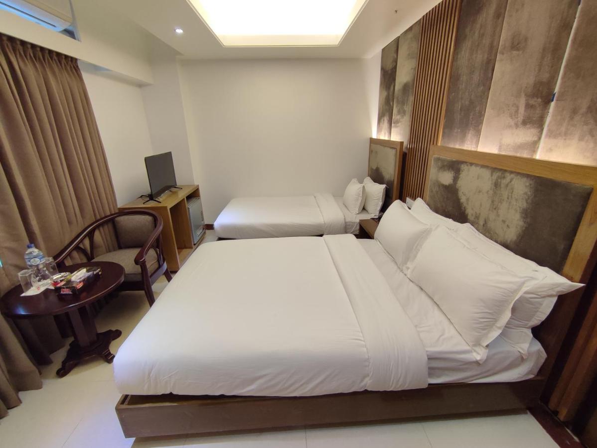 Hotel Holy Gate Sylhet Buitenkant foto