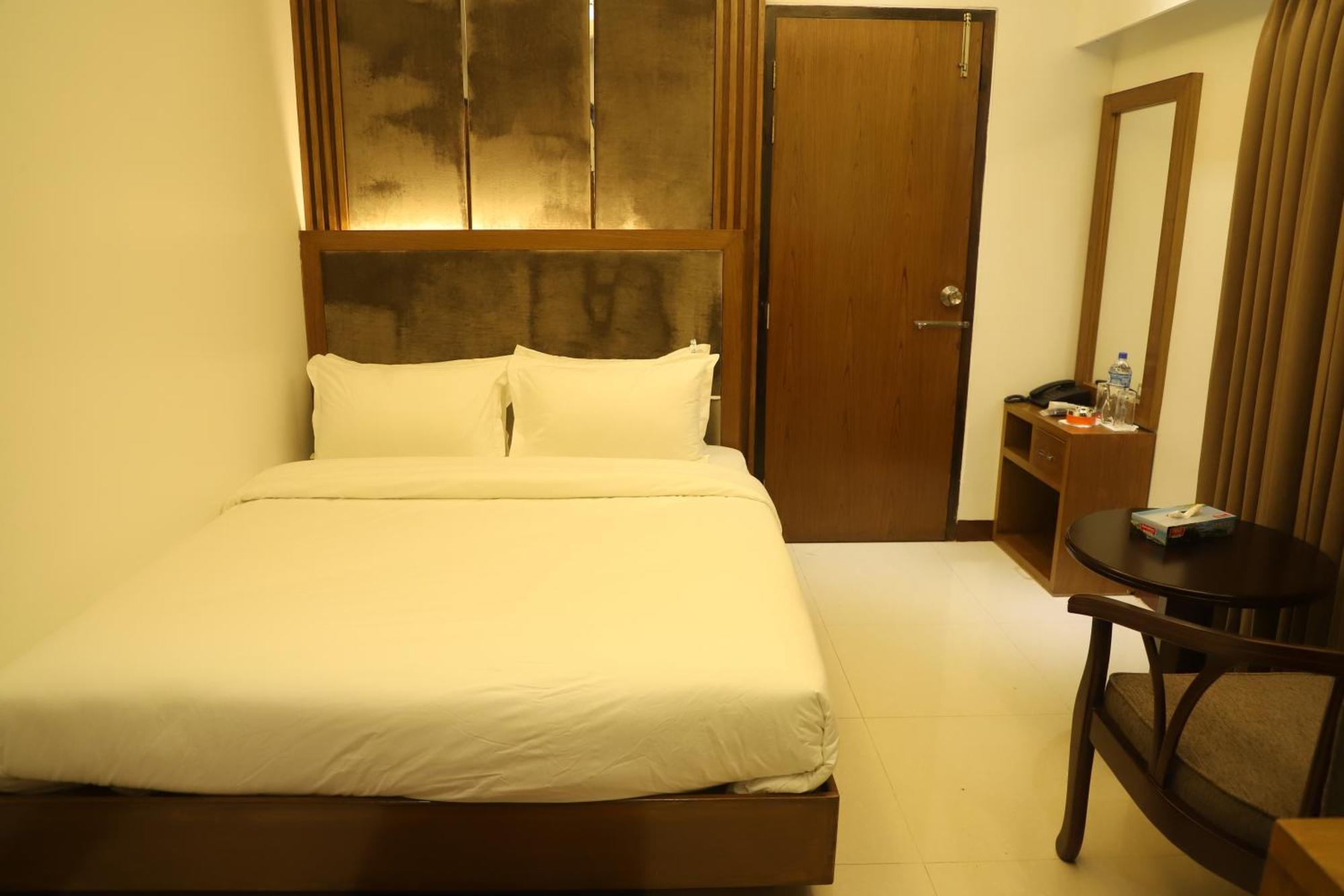 Hotel Holy Gate Sylhet Buitenkant foto