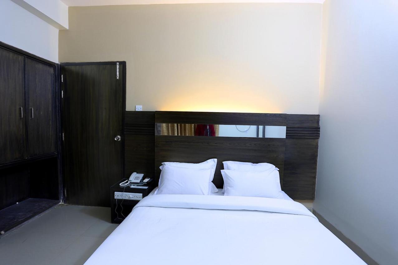 Hotel Holy Gate Sylhet Buitenkant foto