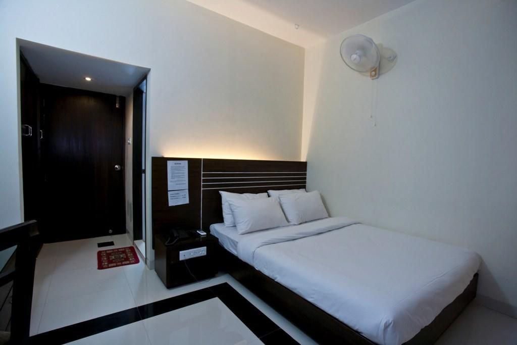 Hotel Holy Gate Sylhet Buitenkant foto