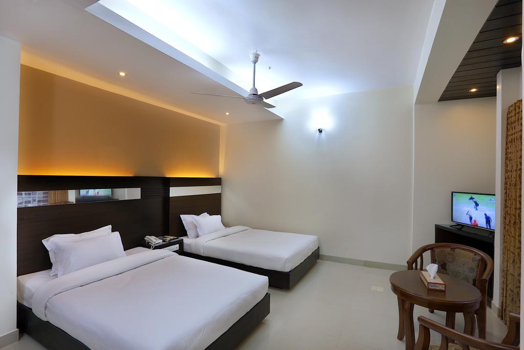 Hotel Holy Gate Sylhet Buitenkant foto